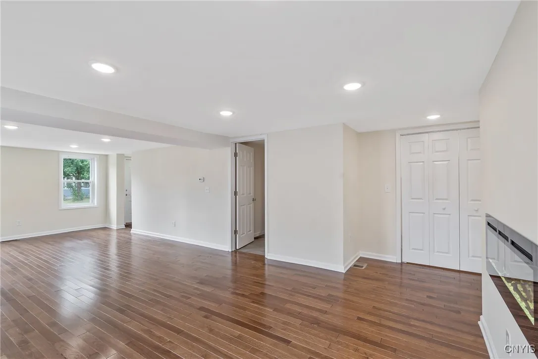 120 Fergerson Avenue, Clay, New York 13212, Clay, New York 13212, 3 Bedrooms Bedrooms, 7 Rooms Rooms,2 BathroomsBathrooms,Residential,For Sale,120 Fergerson Avenue, Clay, New York 13212,0,S1633541