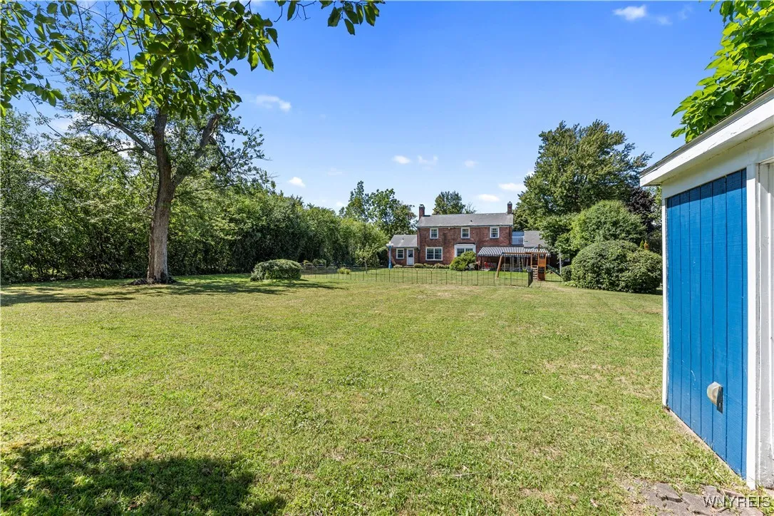 5199 Columbia Avenue, Hamburg, New York 14075, Hamburg, New York 14075, 4 Bedrooms Bedrooms, 9 Rooms Rooms,2 BathroomsBathrooms,Residential,For Sale,5199 Columbia Avenue, Hamburg, New York 14075,0,B1633329