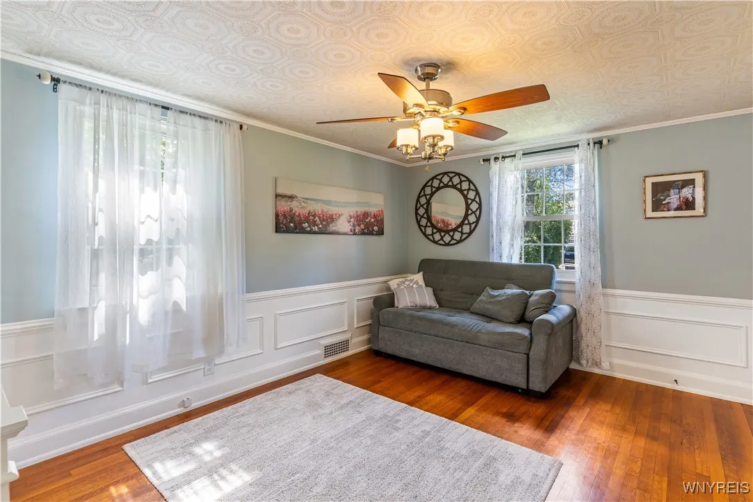 5199 Columbia Avenue, Hamburg, New York 14075, Hamburg, New York 14075, 4 Bedrooms Bedrooms, 9 Rooms Rooms,2 BathroomsBathrooms,Residential,For Sale,5199 Columbia Avenue, Hamburg, New York 14075,0,B1633329