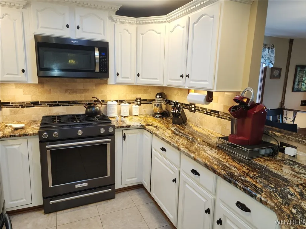 141 Valley View Drive, Elma, New York 14059, Elma, New York 14059, 3 Bedrooms Bedrooms, 9 Rooms Rooms,2 BathroomsBathrooms,Residential,Closed,141 Valley View Drive, Elma, New York 14059,0,B1633122