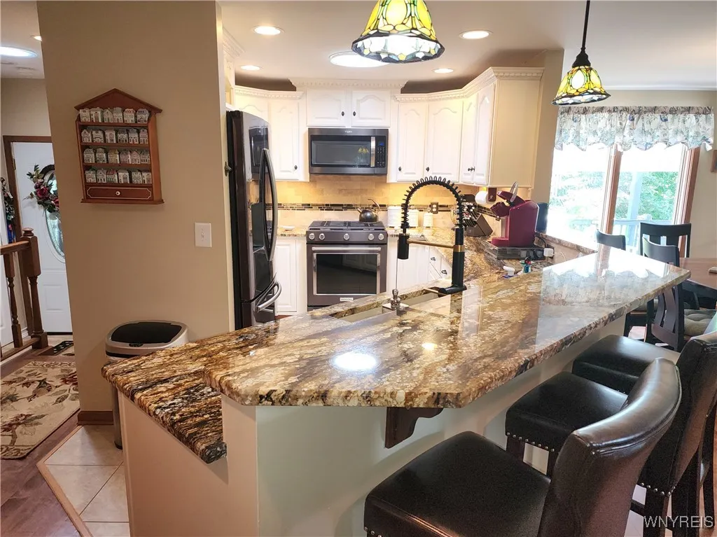 141 Valley View Drive, Elma, New York 14059, Elma, New York 14059, 3 Bedrooms Bedrooms, 9 Rooms Rooms,2 BathroomsBathrooms,Residential,Closed,141 Valley View Drive, Elma, New York 14059,0,B1633122