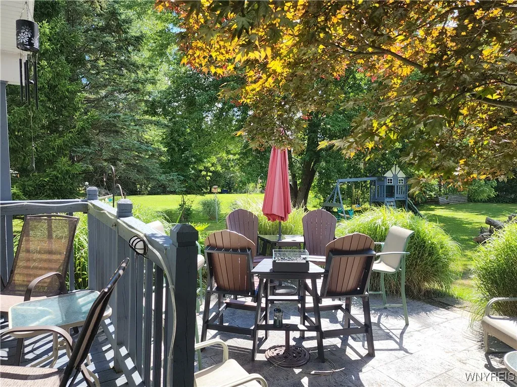 141 Valley View Drive, Elma, New York 14059, Elma, New York 14059, 3 Bedrooms Bedrooms, 9 Rooms Rooms,2 BathroomsBathrooms,Residential,Closed,141 Valley View Drive, Elma, New York 14059,0,B1633122