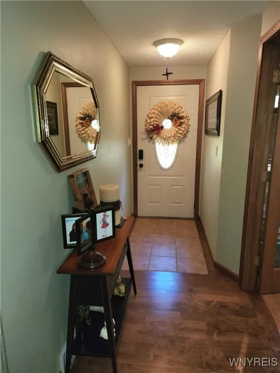 141 Valley View Drive, Elma, New York 14059, Elma, New York 14059, 3 Bedrooms Bedrooms, 9 Rooms Rooms,2 BathroomsBathrooms,Residential,Closed,141 Valley View Drive, Elma, New York 14059,0,B1633122