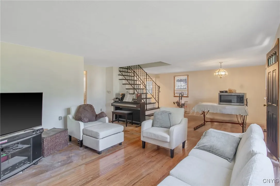 105 Horseshoe Drive, Geddes, New York 13219, Geddes, New York 13219, 3 Bedrooms Bedrooms, 8 Rooms Rooms,2 BathroomsBathrooms,Residential,Closed,105 Horseshoe Drive, Geddes, New York 13219,0,S1633561