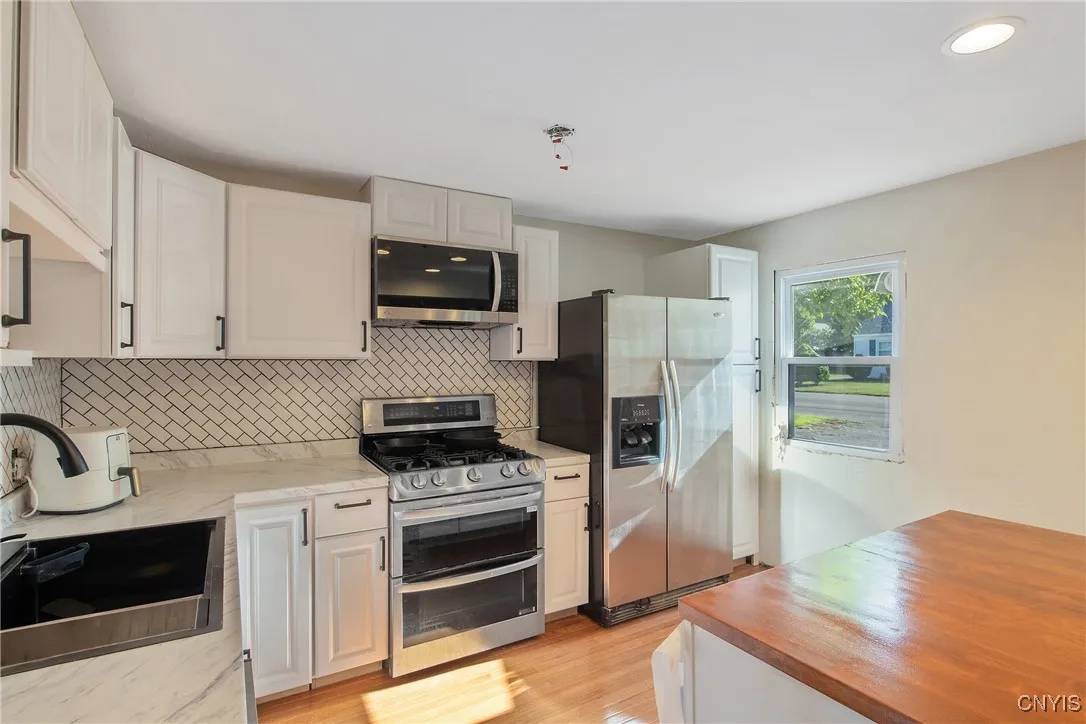 105 Horseshoe Drive, Geddes, New York 13219, Geddes, New York 13219, 3 Bedrooms Bedrooms, 8 Rooms Rooms,2 BathroomsBathrooms,Residential,Closed,105 Horseshoe Drive, Geddes, New York 13219,0,S1633561