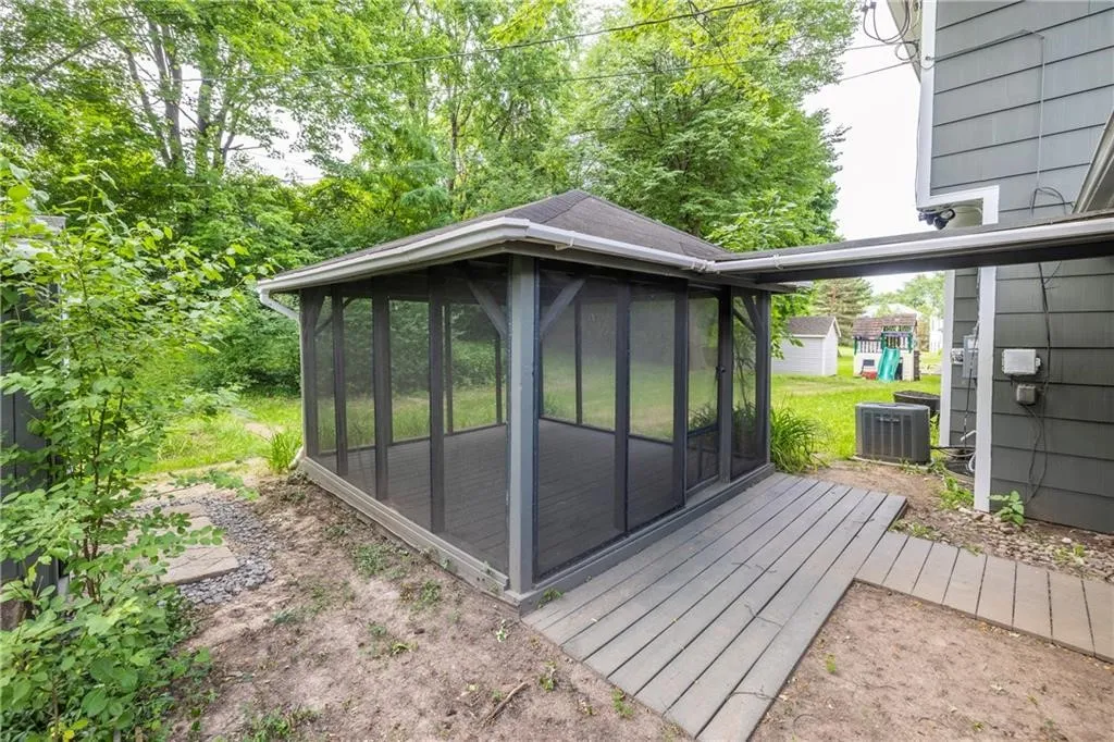 104 Tumbleweed Drive, Henrietta, New York 14534, Henrietta, New York 14534, 5 Bedrooms Bedrooms, 9 Rooms Rooms,2 BathroomsBathrooms,Residential Lease,For Rent,104 Tumbleweed Drive, Henrietta, New York 14534,0,R1633191