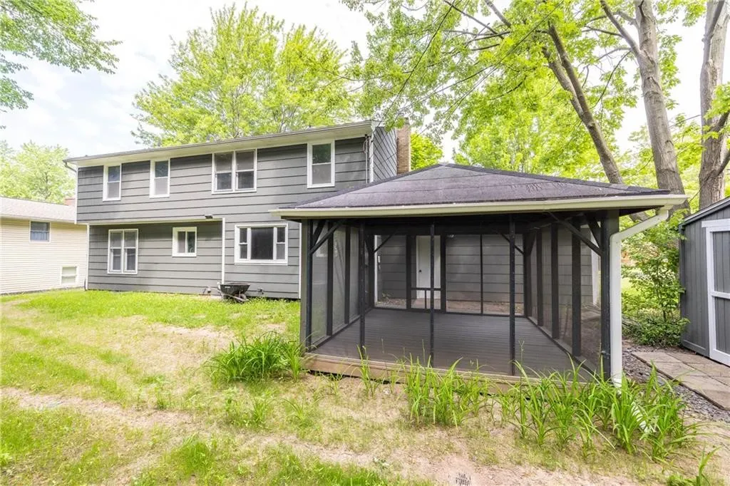 104 Tumbleweed Drive, Henrietta, New York 14534, Henrietta, New York 14534, 5 Bedrooms Bedrooms, 9 Rooms Rooms,2 BathroomsBathrooms,Residential Lease,For Rent,104 Tumbleweed Drive, Henrietta, New York 14534,0,R1633191