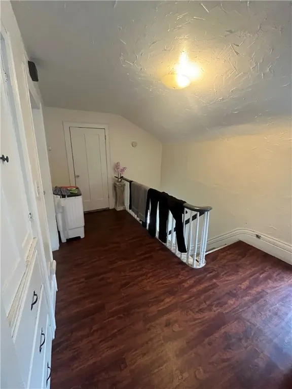 204 Fairgate Street, Rochester, New York 14606, Rochester, New York 14606, 5 Bedrooms Bedrooms, ,3 BathroomsBathrooms,Residential,For Sale,204 Fairgate Street, Rochester, New York 14606,0,R1633190