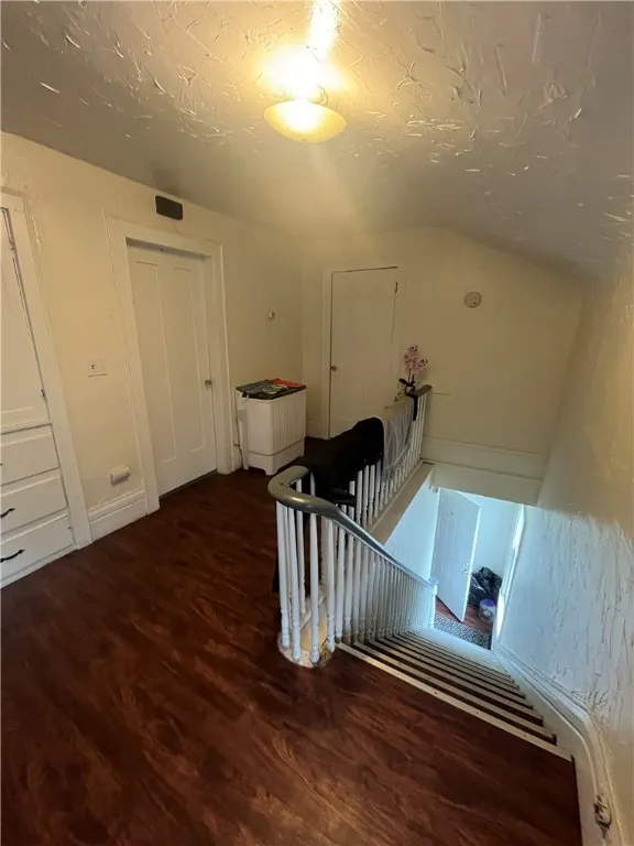 204 Fairgate Street, Rochester, New York 14606, Rochester, New York 14606, 5 Bedrooms Bedrooms, ,3 BathroomsBathrooms,Residential,For Sale,204 Fairgate Street, Rochester, New York 14606,0,R1633190