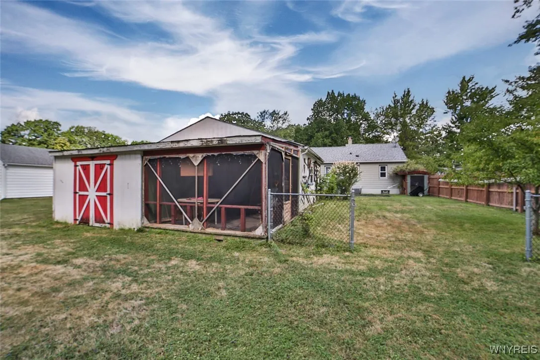 1261 Parkview Drive, North Tonawanda, New York 141, North Tonawanda, New York 14120, 3 Bedrooms Bedrooms, 6 Rooms Rooms,1 BathroomBathrooms,Residential,For Sale,1261 Parkview Drive, North Tonawanda, New York 141,B1632860