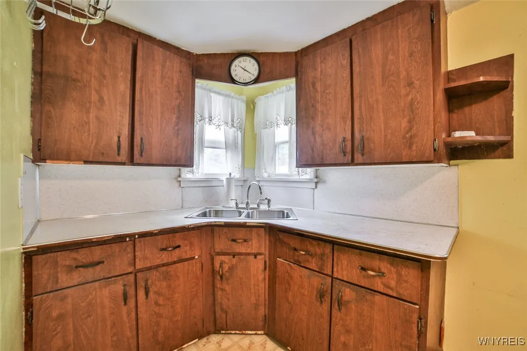 1261 Parkview Drive, North Tonawanda, New York 141, North Tonawanda, New York 14120, 3 Bedrooms Bedrooms, 6 Rooms Rooms,1 BathroomBathrooms,Residential,For Sale,1261 Parkview Drive, North Tonawanda, New York 141,B1632860