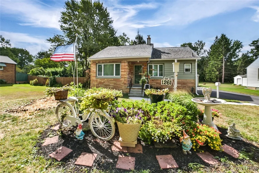 1261 Parkview Drive, North Tonawanda, New York 141, North Tonawanda, New York 14120, 3 Bedrooms Bedrooms, 6 Rooms Rooms,1 BathroomBathrooms,Residential,For Sale,1261 Parkview Drive, North Tonawanda, New York 141,B1632860