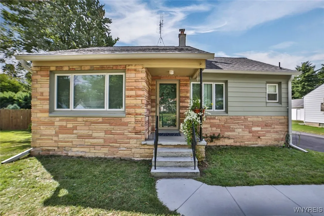 1261 Parkview Drive, North Tonawanda, New York 141, North Tonawanda, New York 14120, 3 Bedrooms Bedrooms, 6 Rooms Rooms,1 BathroomBathrooms,Residential,For Sale,1261 Parkview Drive, North Tonawanda, New York 141,B1632860