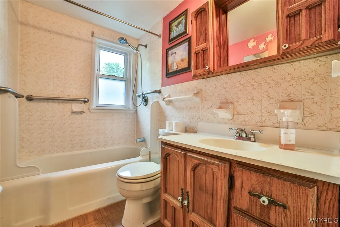 1st floor bathroom