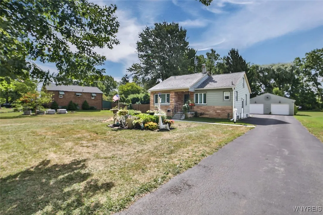 1261 Parkview Drive, North Tonawanda, New York 141, North Tonawanda, New York 14120, 3 Bedrooms Bedrooms, 6 Rooms Rooms,1 BathroomBathrooms,Residential,For Sale,1261 Parkview Drive, North Tonawanda, New York 141,B1632860