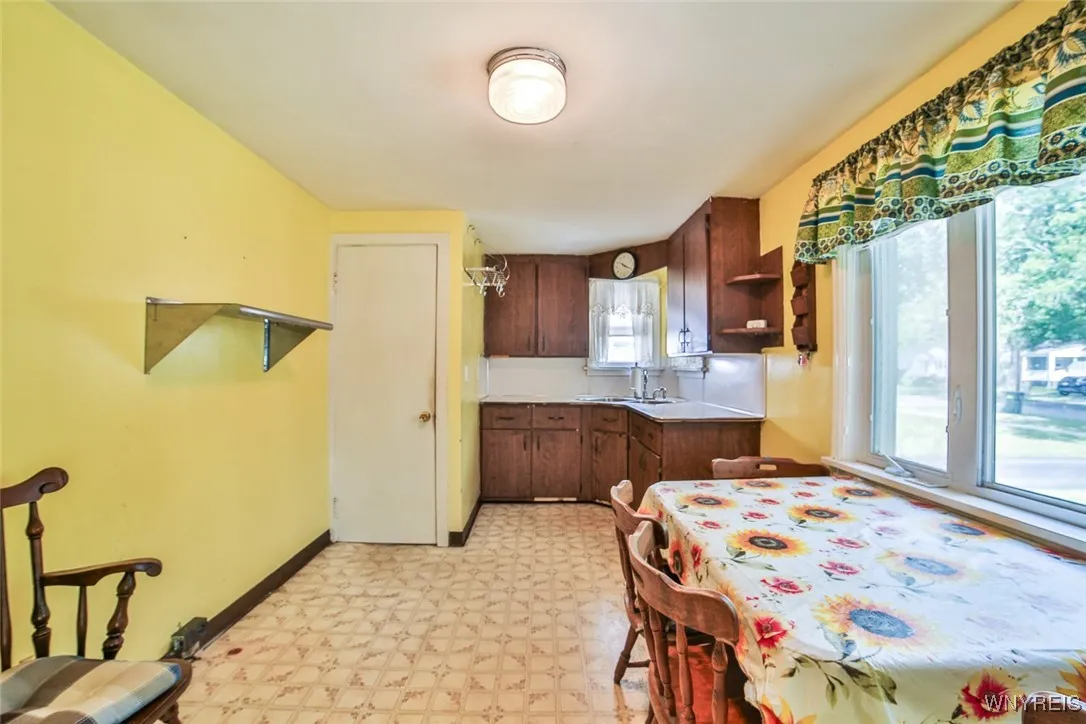 1261 Parkview Drive, North Tonawanda, New York 141, North Tonawanda, New York 14120, 3 Bedrooms Bedrooms, 6 Rooms Rooms,1 BathroomBathrooms,Residential,For Sale,1261 Parkview Drive, North Tonawanda, New York 141,B1632860