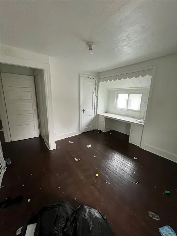 87 Sunset Street, Rochester, New York 14606, Rochester, New York 14606, 3 Bedrooms Bedrooms, 5 Rooms Rooms,1 BathroomBathrooms,Residential,For Sale,87 Sunset Street, Rochester, New York 14606,0,R1633194