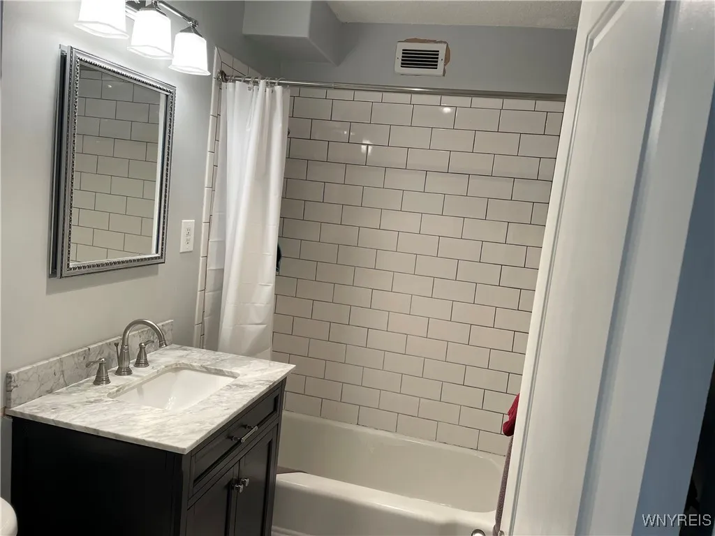 151 Buffalo Avenue 802, Niagara Falls, New York 14, Niagara Falls, New York 14303, 2 Bedrooms Bedrooms, 4 Rooms Rooms,2 BathroomsBathrooms,Residential Lease,For Rent,151 Buffalo Avenue 802, Niagara Falls, New York 14,B1633568