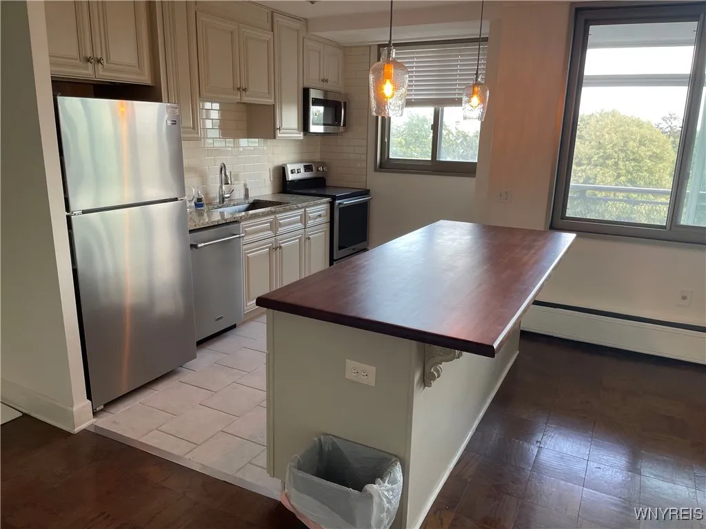 151 Buffalo Avenue 802, Niagara Falls, New York 14, Niagara Falls, New York 14303, 2 Bedrooms Bedrooms, 4 Rooms Rooms,2 BathroomsBathrooms,Residential Lease,For Rent,151 Buffalo Avenue 802, Niagara Falls, New York 14,B1633568