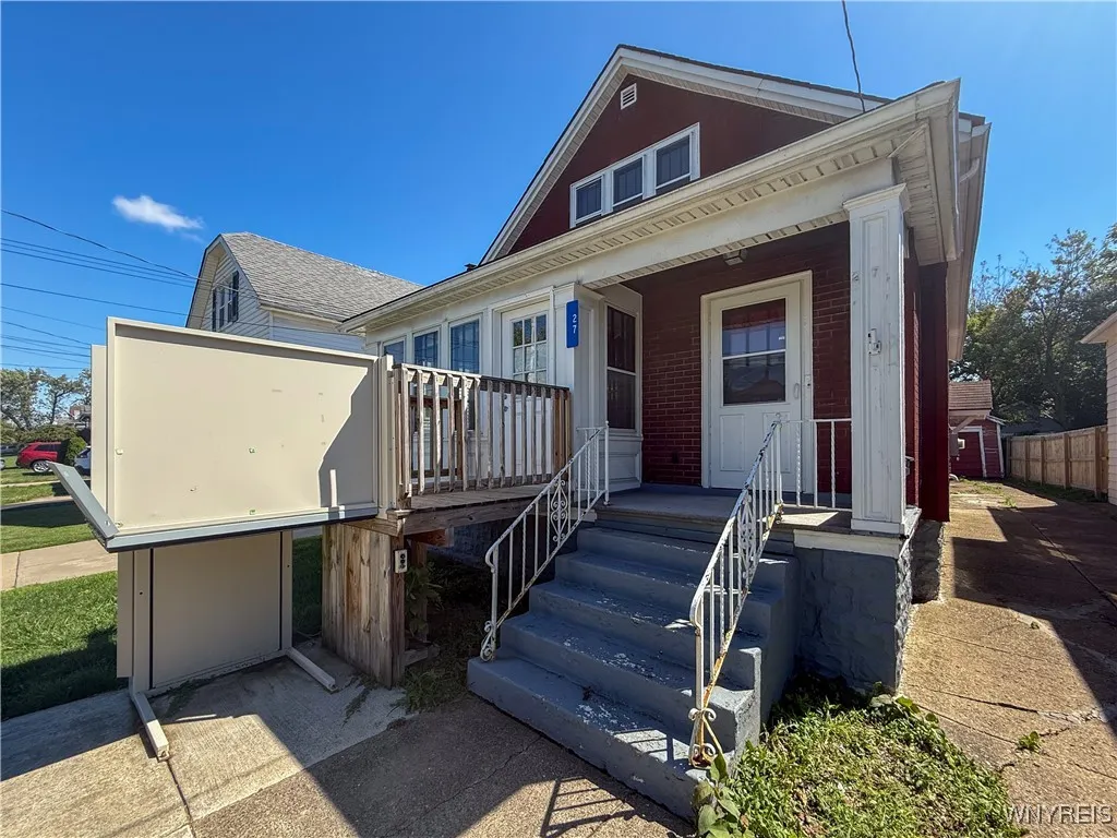 27 Cushing Street, Buffalo, New York 14220, Buffalo, New York 14220, 4 Bedrooms Bedrooms, ,2 BathroomsBathrooms,Residential,For Sale,27 Cushing Street, Buffalo, New York 14220,B1631716