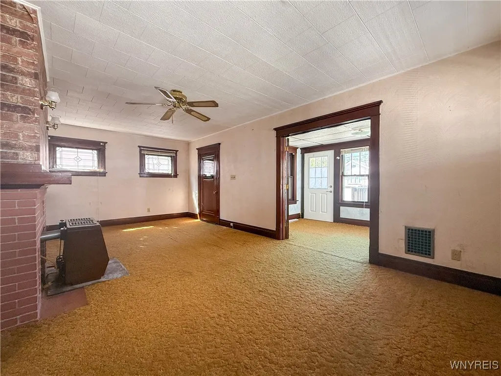 1st Floor Living Room