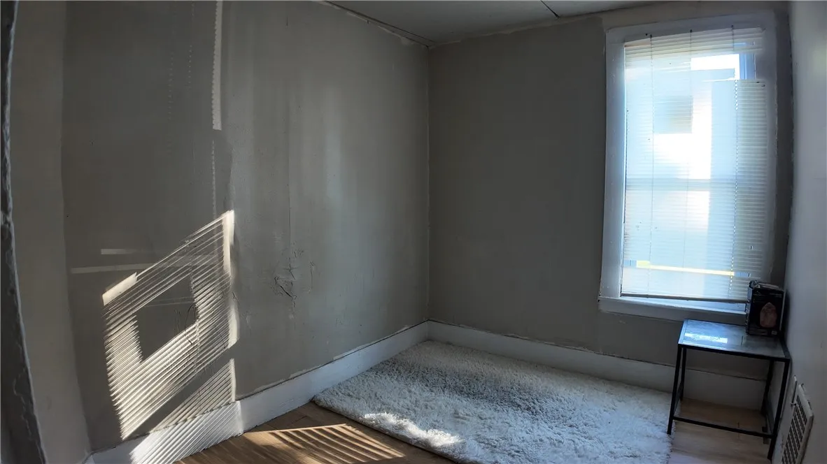 63 Dengler Street, Rochester, New York 14611, Rochester, New York 14611, 5 Bedrooms Bedrooms, 12 Rooms Rooms,2 BathroomsBathrooms,Residential,For Sale,63 Dengler Street, Rochester, New York 14611,0,R1633386