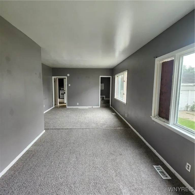 111 Roberts Avenue, Buffalo, New York 14206, Buffalo, New York 14206, 5 Bedrooms Bedrooms, ,2 BathroomsBathrooms,Residential,For Sale,111 Roberts Avenue, Buffalo, New York 14206,0,B1633587