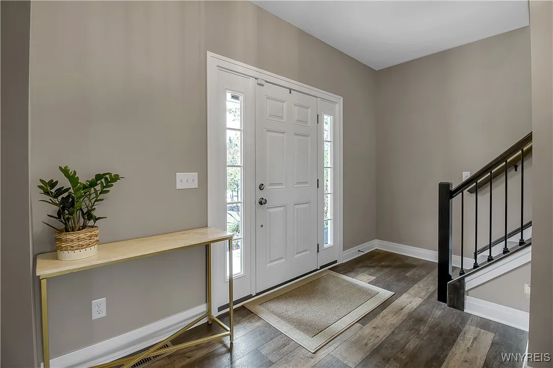 Very nice foyer area
