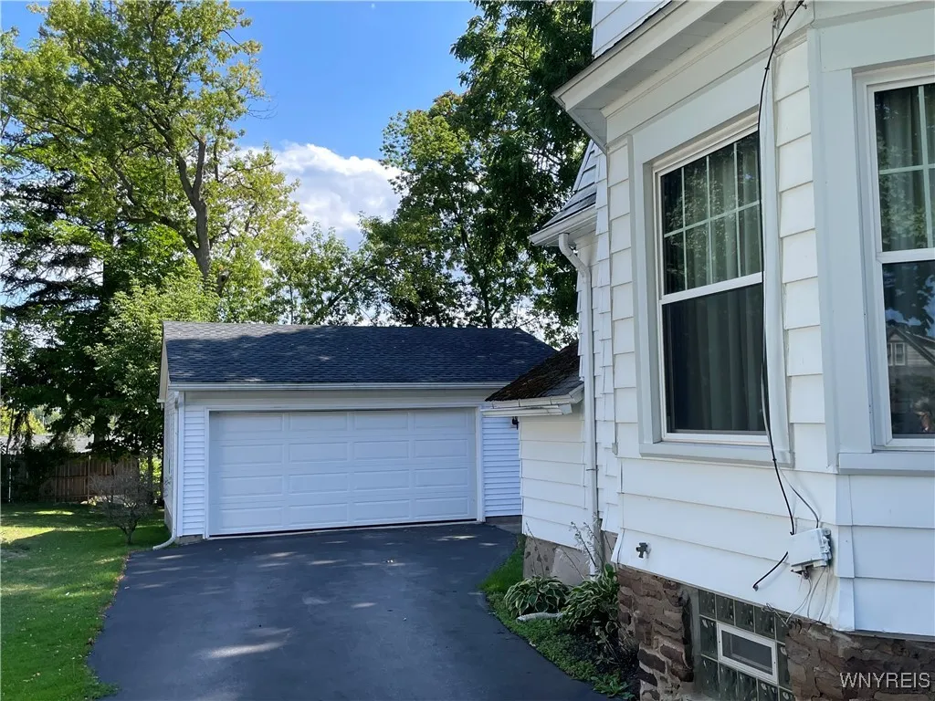 1571 Clinton, Newfane, New York 14126, Newfane, New York 14126, 3 Bedrooms Bedrooms, 8 Rooms Rooms,2 BathroomsBathrooms,Residential,For Sale,1571 Clinton, Newfane, New York 14126,0,B1631709