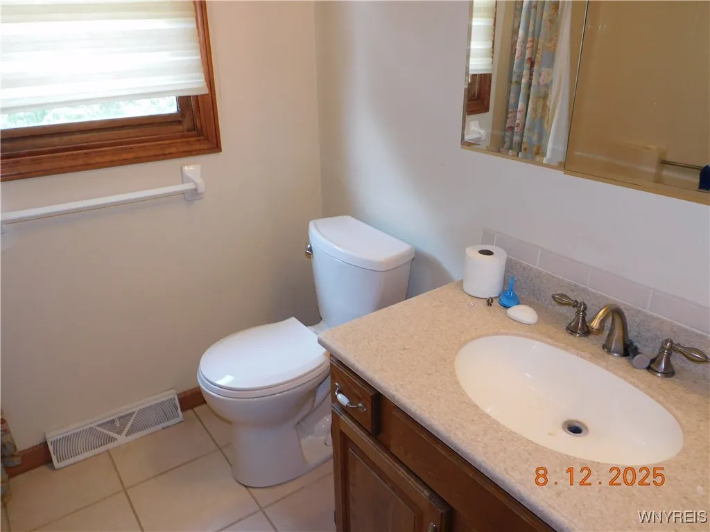4174 Victorian Drive, Hamburg, New York 14075, Hamburg, New York 14075, 3 Bedrooms Bedrooms, 5 Rooms Rooms,1 BathroomBathrooms,Residential,For Sale,4174 Victorian Drive, Hamburg, New York 14075,B1633585