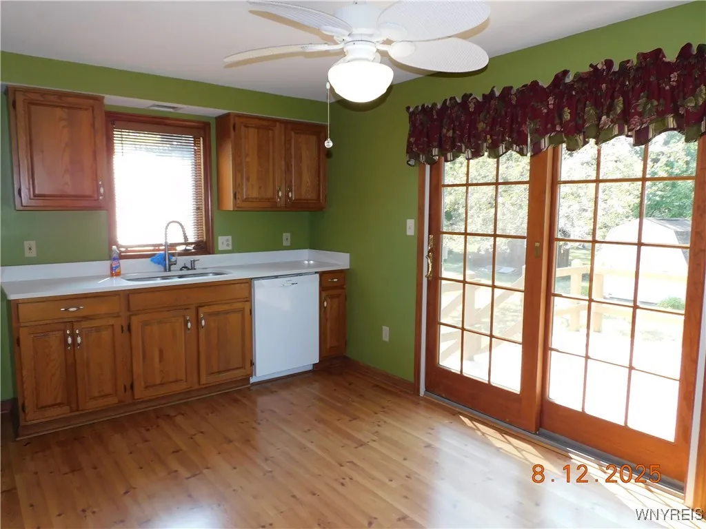 4174 Victorian Drive, Hamburg, New York 14075, Hamburg, New York 14075, 3 Bedrooms Bedrooms, 5 Rooms Rooms,1 BathroomBathrooms,Residential,For Sale,4174 Victorian Drive, Hamburg, New York 14075,B1633585