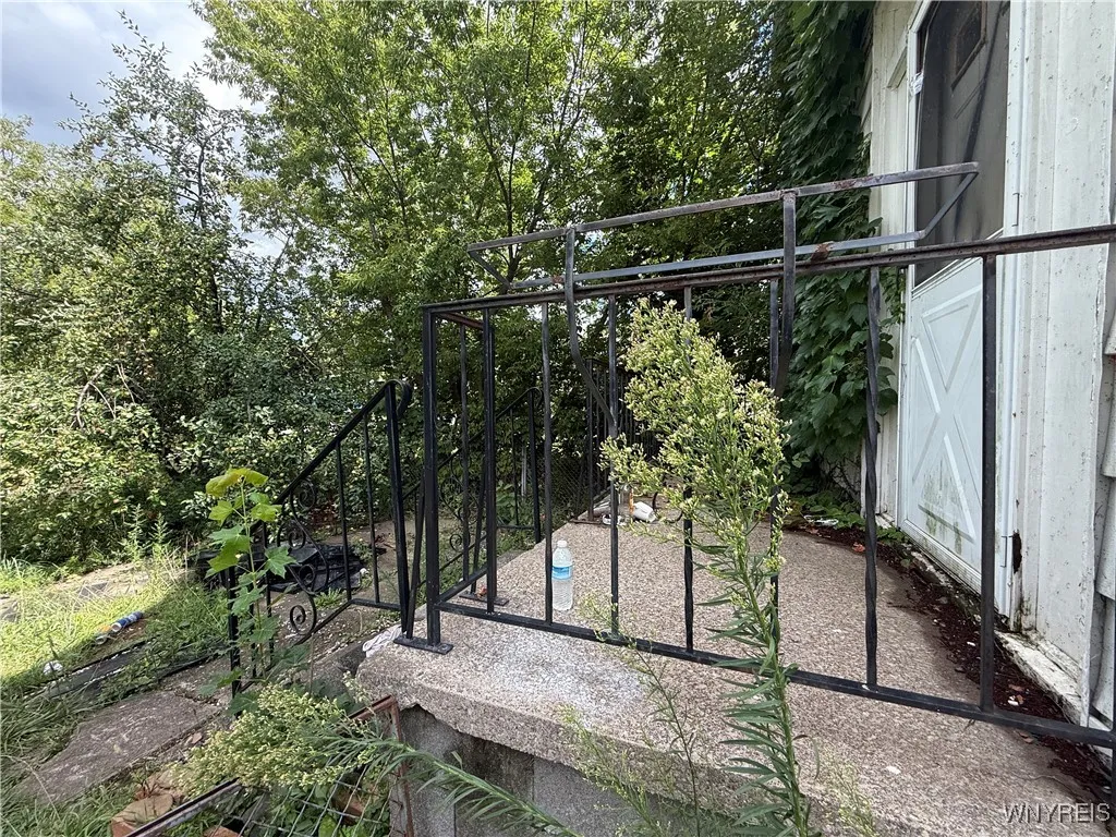 635 Elmwood Avenue, Niagara Falls, New York 14301, Niagara Falls, New York 14301, 3 Bedrooms Bedrooms, 6 Rooms Rooms,1 BathroomBathrooms,Residential,For Sale,635 Elmwood Avenue, Niagara Falls, New York 14301,0,B1633310