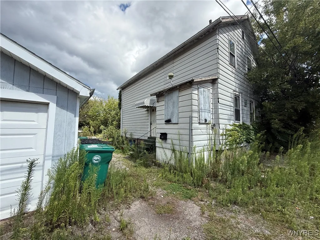 635 Elmwood Avenue, Niagara Falls, New York 14301, Niagara Falls, New York 14301, 3 Bedrooms Bedrooms, 6 Rooms Rooms,1 BathroomBathrooms,Residential,For Sale,635 Elmwood Avenue, Niagara Falls, New York 14301,0,B1633310