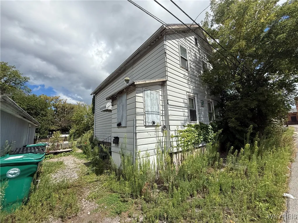 635 Elmwood Avenue, Niagara Falls, New York 14301, Niagara Falls, New York 14301, 3 Bedrooms Bedrooms, 6 Rooms Rooms,1 BathroomBathrooms,Residential,For Sale,635 Elmwood Avenue, Niagara Falls, New York 14301,0,B1633310