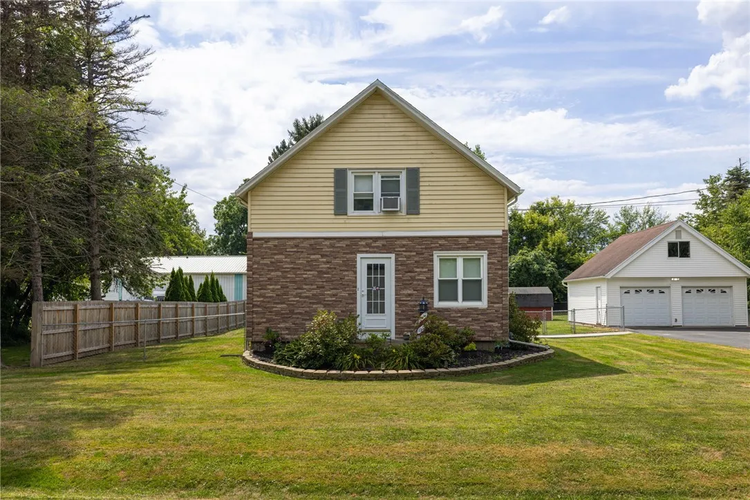 15 Chambers St, Ogden, New York 14559, Ogden, New York 14559, 3 Bedrooms Bedrooms, 8 Rooms Rooms,1 BathroomBathrooms,Residential,For Sale,15 Chambers St, Ogden, New York 14559,0,R1633104