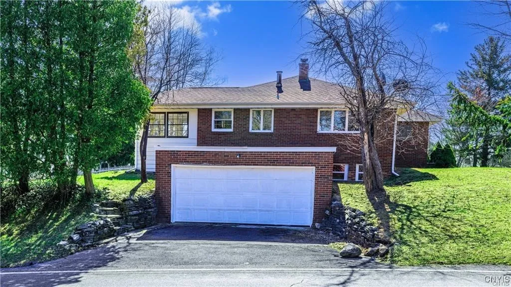 101 Terrace Circle, Dewitt, New York 13214, De Witt, New York 13214, 3 Bedrooms Bedrooms, 7 Rooms Rooms,1 BathroomBathrooms,Residential Lease,For Rent,101 Terrace Circle, Dewitt, New York 13214,0,S1628271