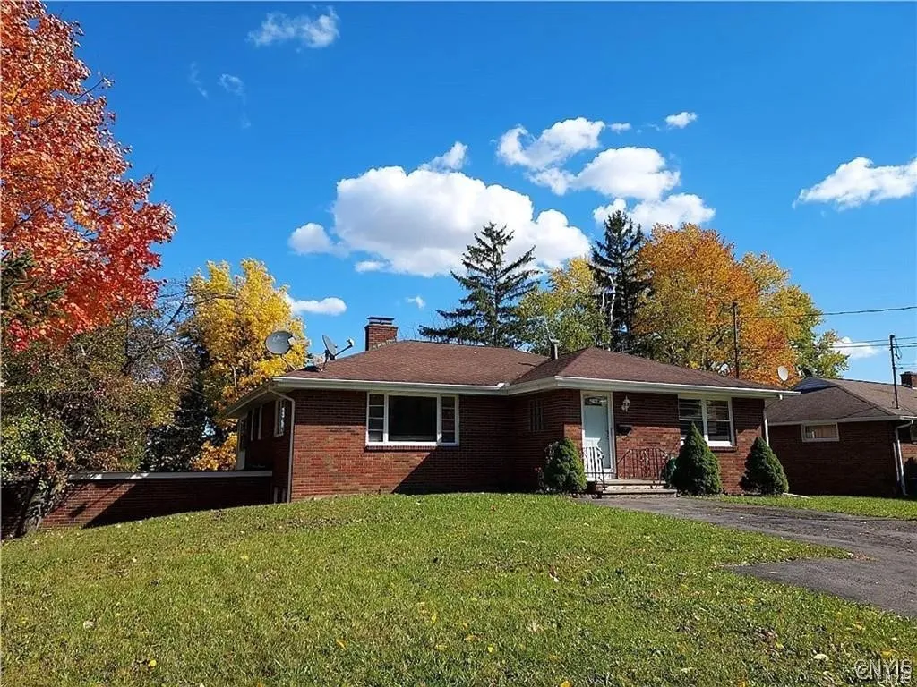 101 Terrace Circle, Dewitt, New York 13214, De Witt, New York 13214, 3 Bedrooms Bedrooms, 7 Rooms Rooms,1 BathroomBathrooms,Residential Lease,For Rent,101 Terrace Circle, Dewitt, New York 13214,0,S1628271