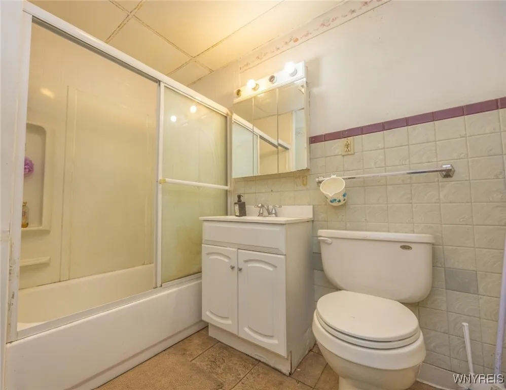 179 Callodine Avenue, Amherst, New York 14226, Amherst, New York 14226, 9 Bedrooms Bedrooms, ,4 BathroomsBathrooms,Residential,For Sale,179 Callodine Avenue, Amherst, New York 14226,B1633141