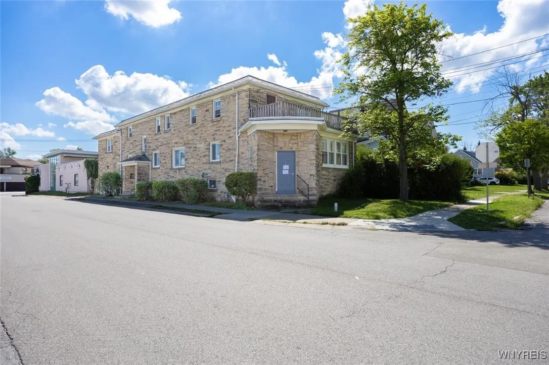 179 Callodine Avenue, Amherst, New York 14226, Amherst, New York 14226, 9 Bedrooms Bedrooms, ,4 BathroomsBathrooms,Residential,For Sale,179 Callodine Avenue, Amherst, New York 14226,B1633141