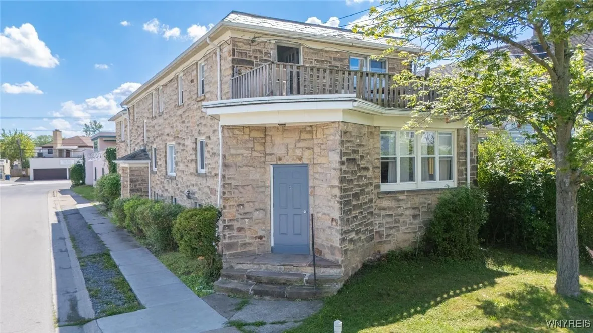 179 Callodine Avenue, Amherst, New York 14226, Amherst, New York 14226, 9 Bedrooms Bedrooms, ,4 BathroomsBathrooms,Residential,For Sale,179 Callodine Avenue, Amherst, New York 14226,B1633141