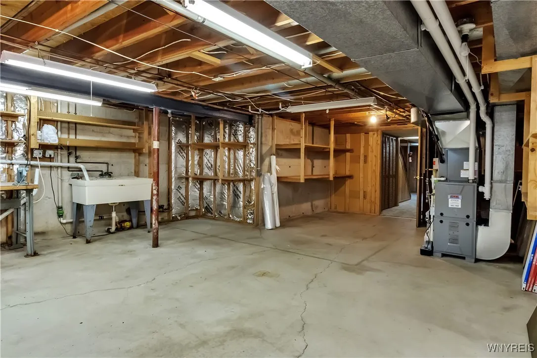 6810 Tuscany Lane, Clarence, New York 14051, Clarence, New York 14051, 4 Bedrooms Bedrooms, 7 Rooms Rooms,2 BathroomsBathrooms,Residential,For Sale,6810 Tuscany Lane, Clarence, New York 14051,B1631660