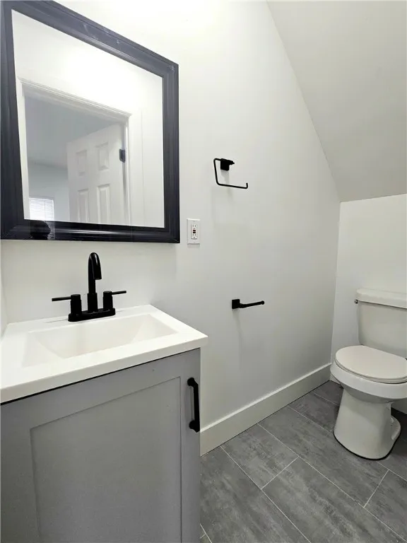 Left 1/2 Bath - 1st Floor