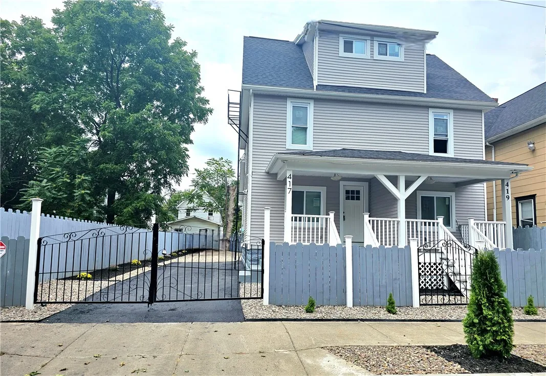 419 Murray Street 417, Rochester, New York 14606, Rochester, New York 14606, 6 Bedrooms Bedrooms, ,2 BathroomsBathrooms,Residential,For Sale,419 Murray Street 417, Rochester, New York 14606,R1633107