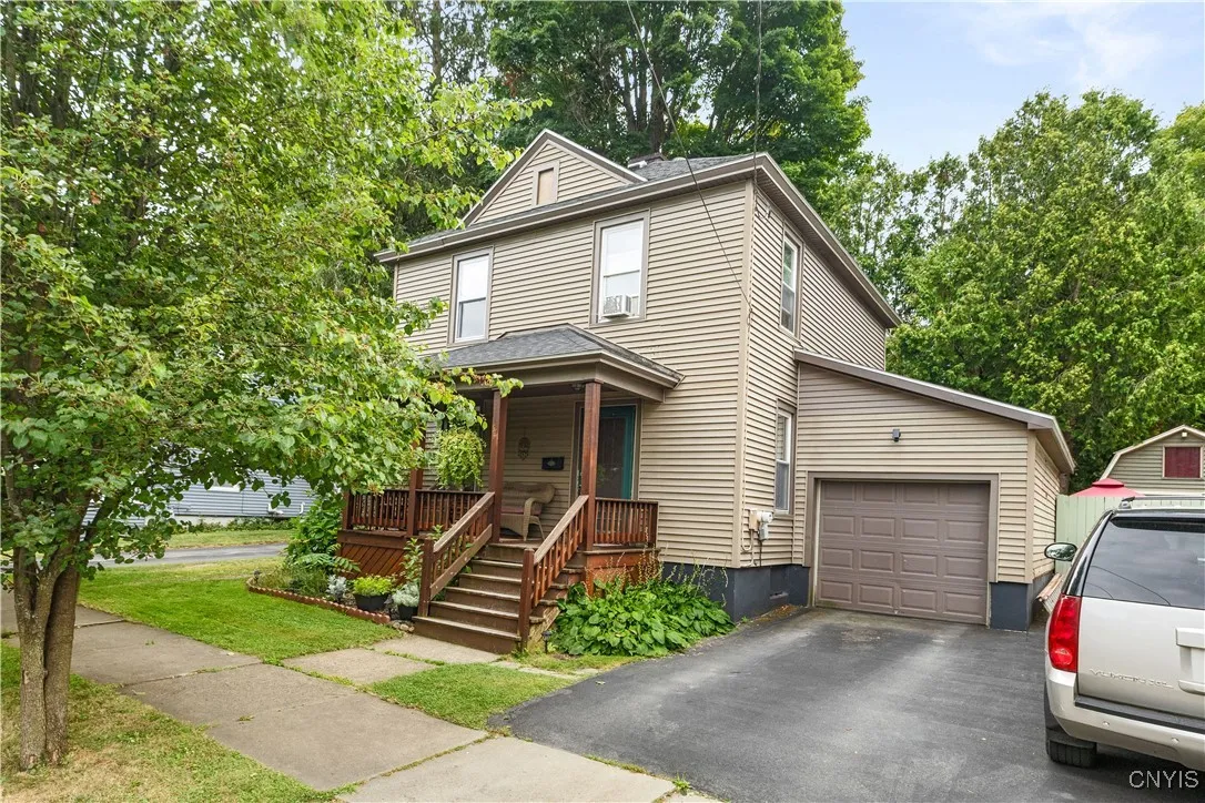 421 North Caroline Street, Herkimer, New York 1335, Herkimer, New York 13350, 3 Bedrooms Bedrooms, 9 Rooms Rooms,1 BathroomBathrooms,Residential,For Sale,421 North Caroline Street, Herkimer, New York 1335,S1633501