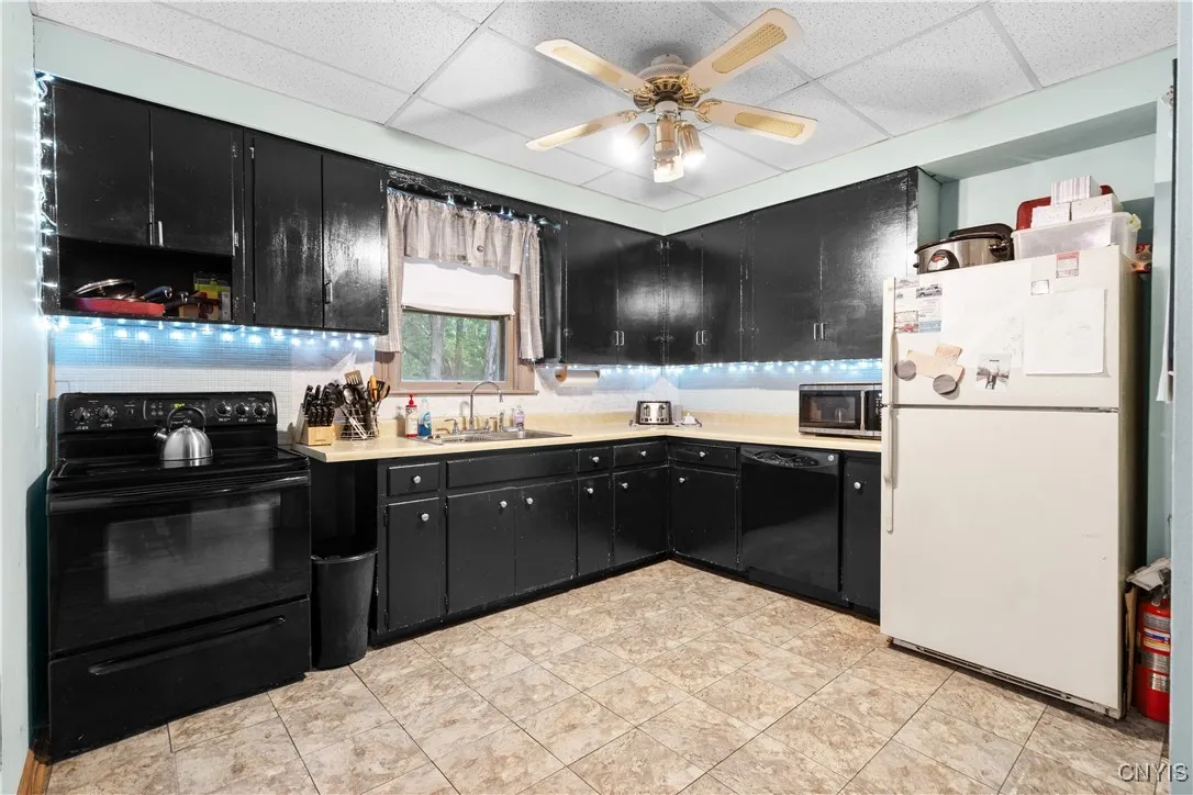 421 North Caroline Street, Herkimer, New York 1335, Herkimer, New York 13350, 3 Bedrooms Bedrooms, 9 Rooms Rooms,1 BathroomBathrooms,Residential,For Sale,421 North Caroline Street, Herkimer, New York 1335,S1633501
