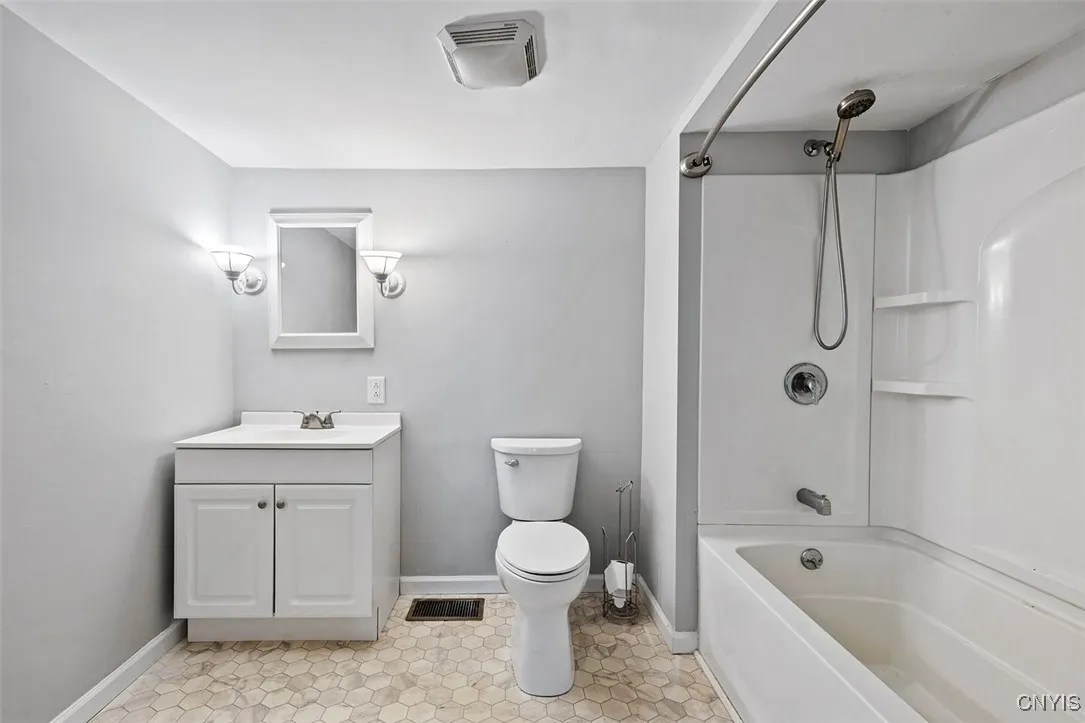 5902 North Road, Owasco, New York 13021, Owasco, New York 13021, 3 Bedrooms Bedrooms, 9 Rooms Rooms,2 BathroomsBathrooms,Residential,Closed,5902 North Road, Owasco, New York 13021,0,S1633381