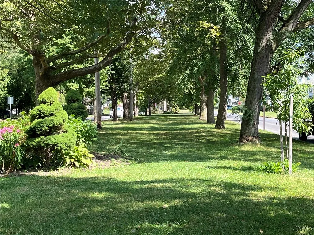 615 Park Avenue, Syracuse, New York 13204, Syracuse, New York 13204, 6 Bedrooms Bedrooms, ,3 BathroomsBathrooms,Residential,For Sale,615 Park Avenue, Syracuse, New York 13204,S1631961