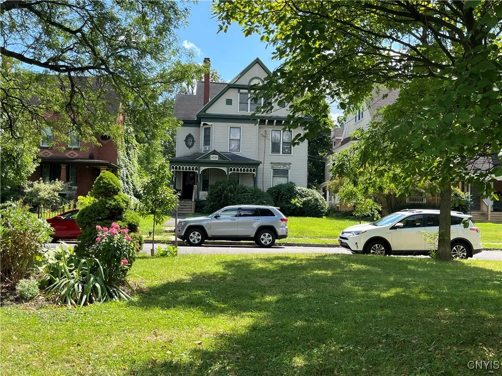 615 Park Avenue, Syracuse, New York 13204, Syracuse, New York 13204, 6 Bedrooms Bedrooms, ,3 BathroomsBathrooms,Residential,For Sale,615 Park Avenue, Syracuse, New York 13204,S1631961