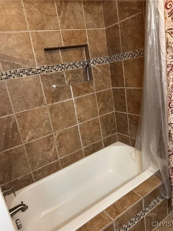 110 Lake Country Drive, Geddes, New York 13209, Geddes, New York 13209, 4 Bedrooms Bedrooms, 8 Rooms Rooms,2 BathroomsBathrooms,Residential Lease,For Rent,110 Lake Country Drive, Geddes, New York 13209,0,S1633027