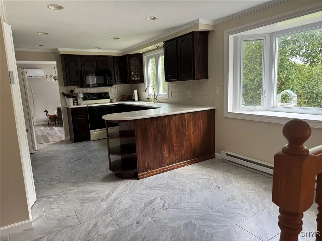 110 Lake Country Drive, Geddes, New York 13209, Geddes, New York 13209, 4 Bedrooms Bedrooms, 8 Rooms Rooms,2 BathroomsBathrooms,Residential Lease,For Rent,110 Lake Country Drive, Geddes, New York 13209,0,S1633027